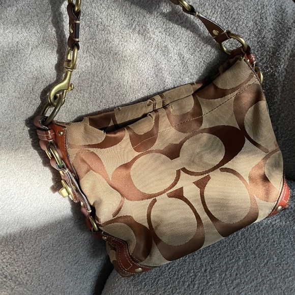 Coach Carly Signature Brown Canvas Tote ✨🍂🤍 - Picture 6 of 7